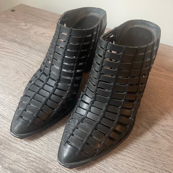 Dolce Vita Kacie Caged Black Leather Mule Sz.8.5 - Picture 7 of 7